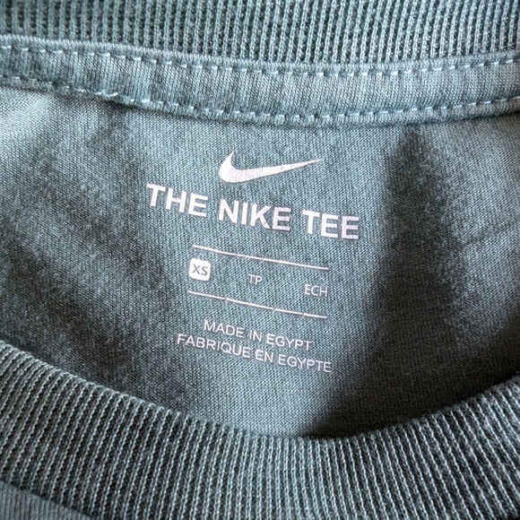 The Nike Tee Cropped - Size XS - Picture 8 of 11